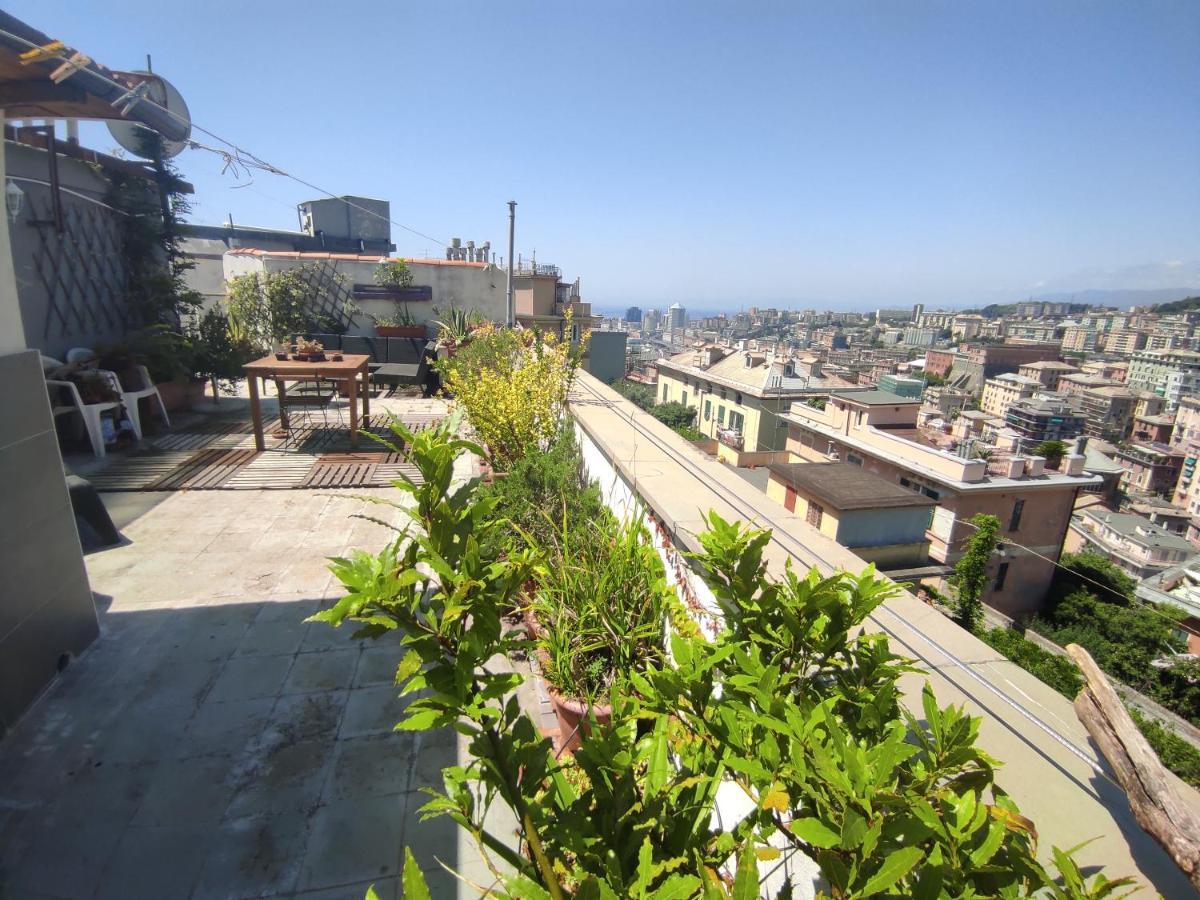 Happy House In N.010025-lt-2727 Genoa